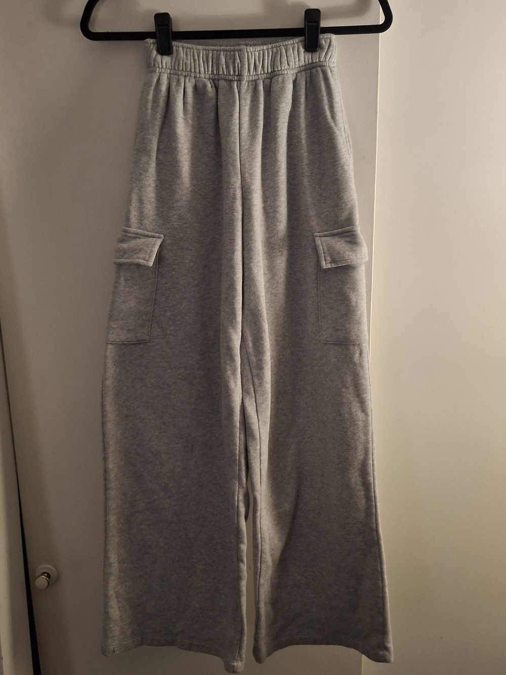 No Boundaries Women's Wide Leg Cargo Sweatpants - Light Gray
